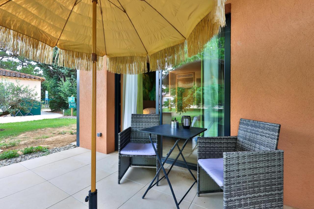 Logis Hotel & Spa Dejeunez Sous L'Arbre Rousset  Luaran gambar